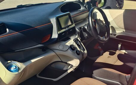 Toyota Sienta II, 2015 год, 1 550 000 рублей, 18 фотография