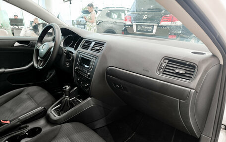 Volkswagen Jetta VI, 2015 год, 911 000 рублей, 11 фотография