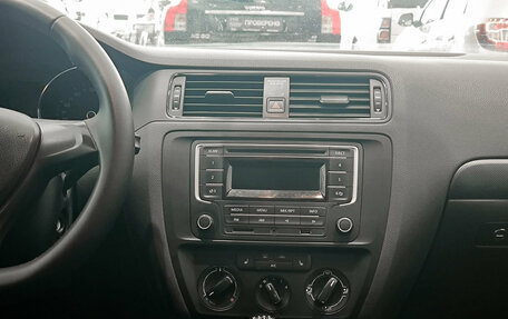 Volkswagen Jetta VI, 2015 год, 911 000 рублей, 15 фотография