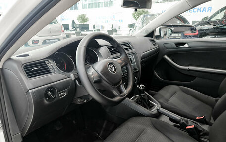 Volkswagen Jetta VI, 2015 год, 911 000 рублей, 16 фотография