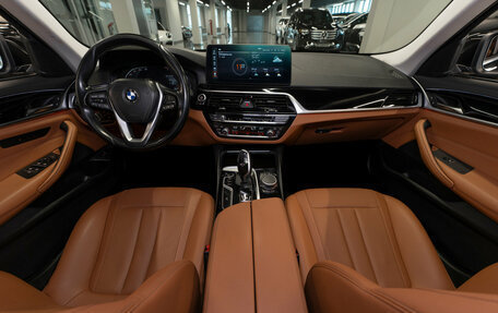 BMW 5 серия, 2022 год, 3 650 000 рублей, 8 фотография