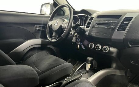 Mitsubishi Outlander III рестайлинг 3, 2007 год, 875 000 рублей, 10 фотография
