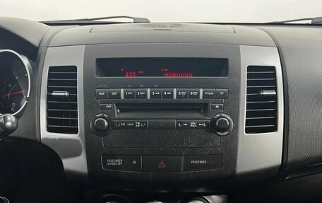 Mitsubishi Outlander III рестайлинг 3, 2007 год, 875 000 рублей, 12 фотография