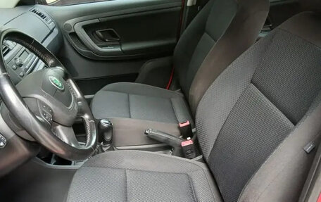 Skoda Fabia II, 2010 год, 800 000 рублей, 11 фотография