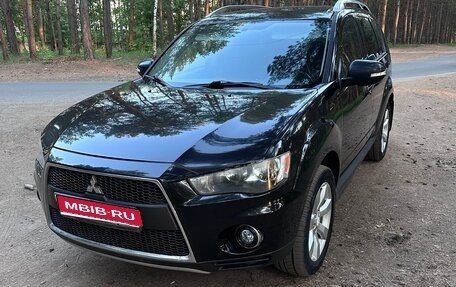 Mitsubishi Outlander III рестайлинг 3, 2010 год, 1 199 000 рублей, 1 фотография