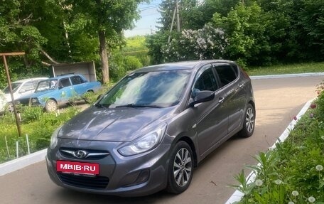 Hyundai Solaris II рестайлинг, 2012 год, 555 000 рублей, 14 фотография