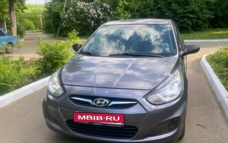 Hyundai Solaris II рестайлинг, 2012 год, 555 000 рублей, 13 фотография