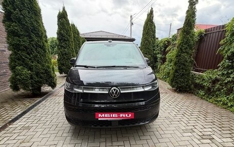 Volkswagen Multivan, 2022 год, 6 050 000 рублей, 2 фотография
