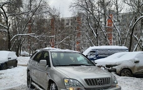 Lexus RX IV рестайлинг, 2001 год, 550 000 рублей, 3 фотография