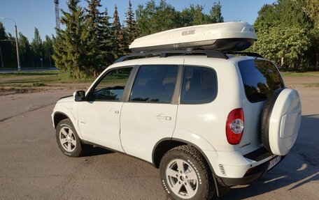 Chevrolet Niva I рестайлинг, 2012 год, 570 000 рублей, 3 фотография