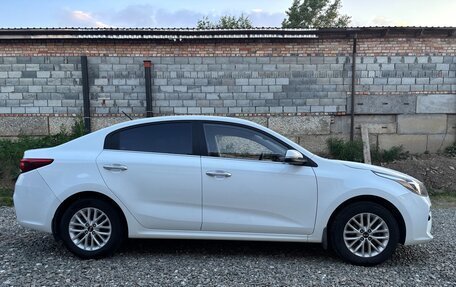KIA Rio IV, 2018 год, 1 550 000 рублей, 3 фотография