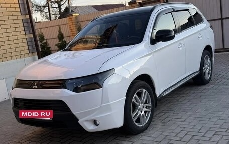 Mitsubishi Outlander III рестайлинг 3, 2013 год, 1 400 000 рублей, 3 фотография