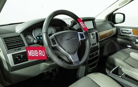 Chrysler Voyager IV, 2008 год, 949 777 рублей, 12 фотография