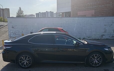Toyota Camry, 2021 год, 2 100 000 рублей, 4 фотография