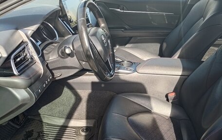 Toyota Camry, 2021 год, 2 100 000 рублей, 6 фотография