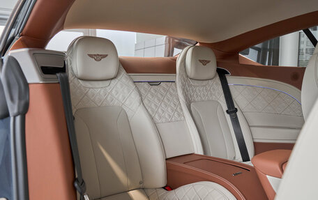 Bentley Continental GT III, 2018 год, 14 000 000 рублей, 13 фотография