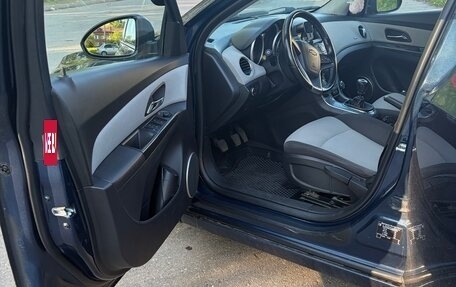 Chevrolet Cruze II, 2011 год, 640 000 рублей, 4 фотография