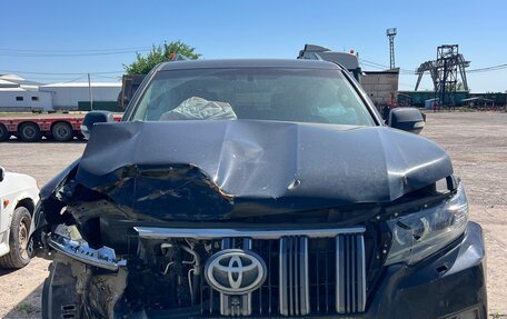 Toyota Land Cruiser Prado 150 рестайлинг 2, 2018 год, 3 700 000 рублей, 1 фотография
