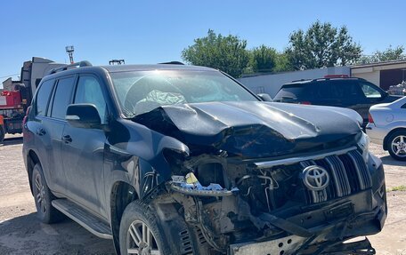 Toyota Land Cruiser Prado 150 рестайлинг 2, 2018 год, 3 700 000 рублей, 2 фотография