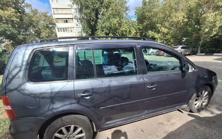 Volkswagen Touran III, 2005 год, 450 000 рублей, 4 фотография
