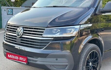 Volkswagen Caravelle T6 рестайлинг, 2021 год, 4 300 000 рублей, 4 фотография