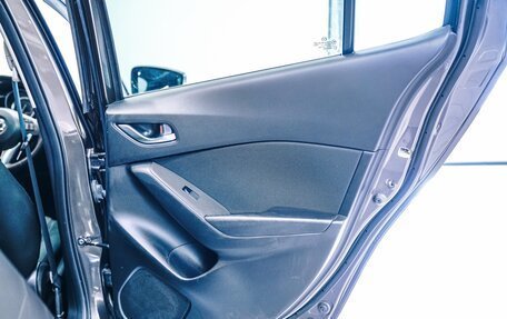 Mazda Axela, 2015 год, 1 230 000 рублей, 24 фотография