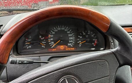 Mercedes-Benz E-Класс, 1998 год, 650 000 рублей, 8 фотография