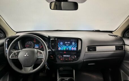 Mitsubishi Outlander III рестайлинг 3, 2015 год, 1 495 000 рублей, 5 фотография