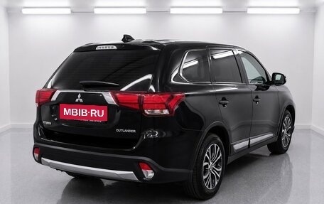 Mitsubishi Outlander III рестайлинг 3, 2015 год, 1 495 000 рублей, 4 фотография