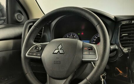 Mitsubishi Outlander III рестайлинг 3, 2015 год, 1 495 000 рублей, 10 фотография