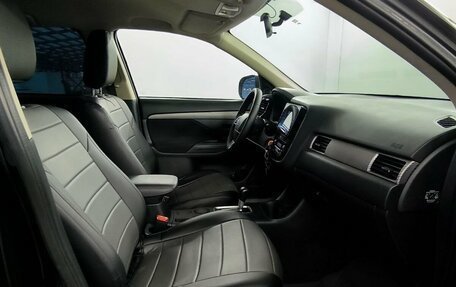 Mitsubishi Outlander III рестайлинг 3, 2015 год, 1 495 000 рублей, 11 фотография
