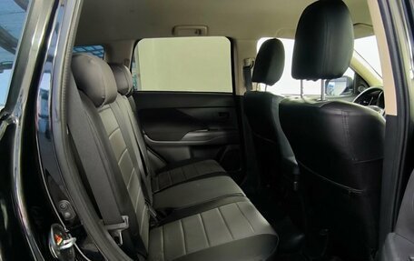 Mitsubishi Outlander III рестайлинг 3, 2015 год, 1 495 000 рублей, 12 фотография