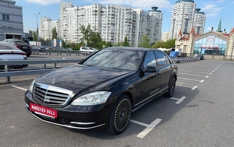 Mercedes-Benz S-Класс, 2010 год, 1 900 000 рублей, 2 фотография