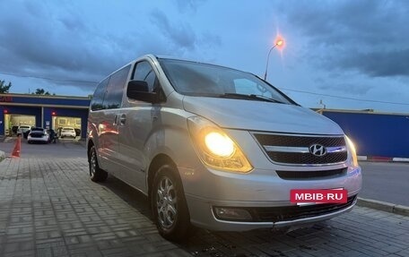Hyundai Grand Starex Grand Starex I рестайлинг 2, 2009 год, 940 000 рублей, 2 фотография