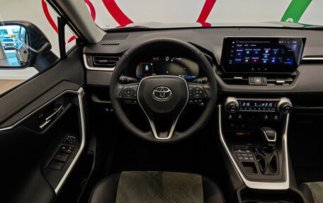 Toyota RAV4, 2025 год, 3 880 000 рублей, 12 фотография