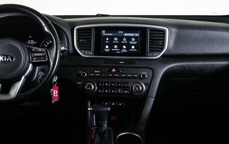 KIA Sportage IV рестайлинг, 2018 год, 2 550 000 рублей, 14 фотография