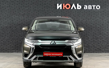 Mitsubishi Outlander III рестайлинг 3, 2019 год, 1 930 000 рублей, 2 фотография