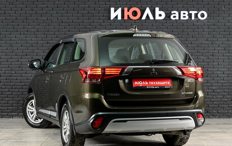 Mitsubishi Outlander III рестайлинг 3, 2019 год, 1 930 000 рублей, 6 фотография