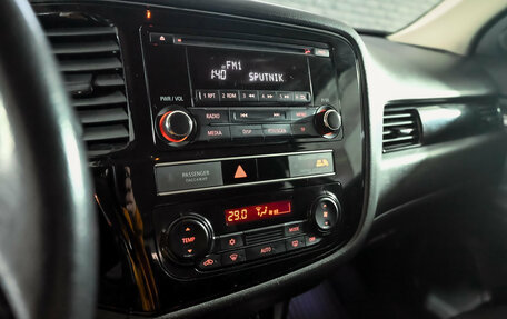 Mitsubishi Outlander III рестайлинг 3, 2019 год, 1 930 000 рублей, 14 фотография