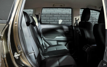 Mitsubishi Outlander III рестайлинг 3, 2019 год, 1 930 000 рублей, 17 фотография