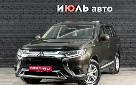 Mitsubishi Outlander III рестайлинг 3, 2019 год, 1 930 000 рублей, 1 фотография