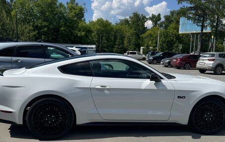 Ford Mustang VI рестайлинг, 2022 год, 7 500 000 рублей, 3 фотография