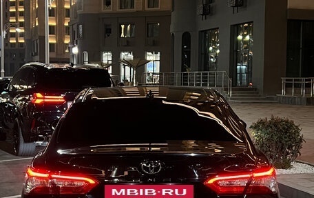 Toyota Camry, 2019 год, 2 100 000 рублей, 2 фотография