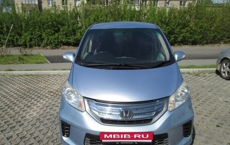 Honda Freed I, 2012 год, 950 000 рублей, 3 фотография