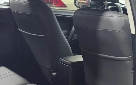 Toyota RAV4, 2018 год, 1 840 000 рублей, 7 фотография