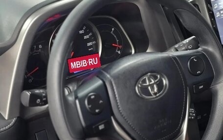 Toyota RAV4, 2018 год, 1 840 000 рублей, 6 фотография