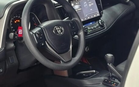 Toyota RAV4, 2018 год, 1 840 000 рублей, 9 фотография