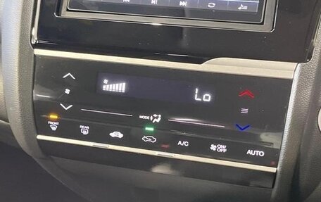 Honda Fit III, 2015 год, 900 000 рублей, 10 фотография