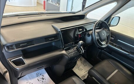 Honda Stepwgn IV, 2019 год, 2 499 999 рублей, 13 фотография