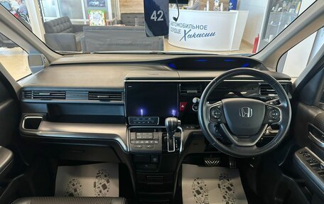 Honda Stepwgn IV, 2019 год, 2 499 999 рублей, 16 фотография